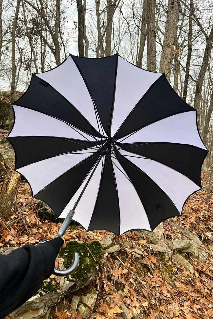 Batwing Pagoda Umbrella | Striped