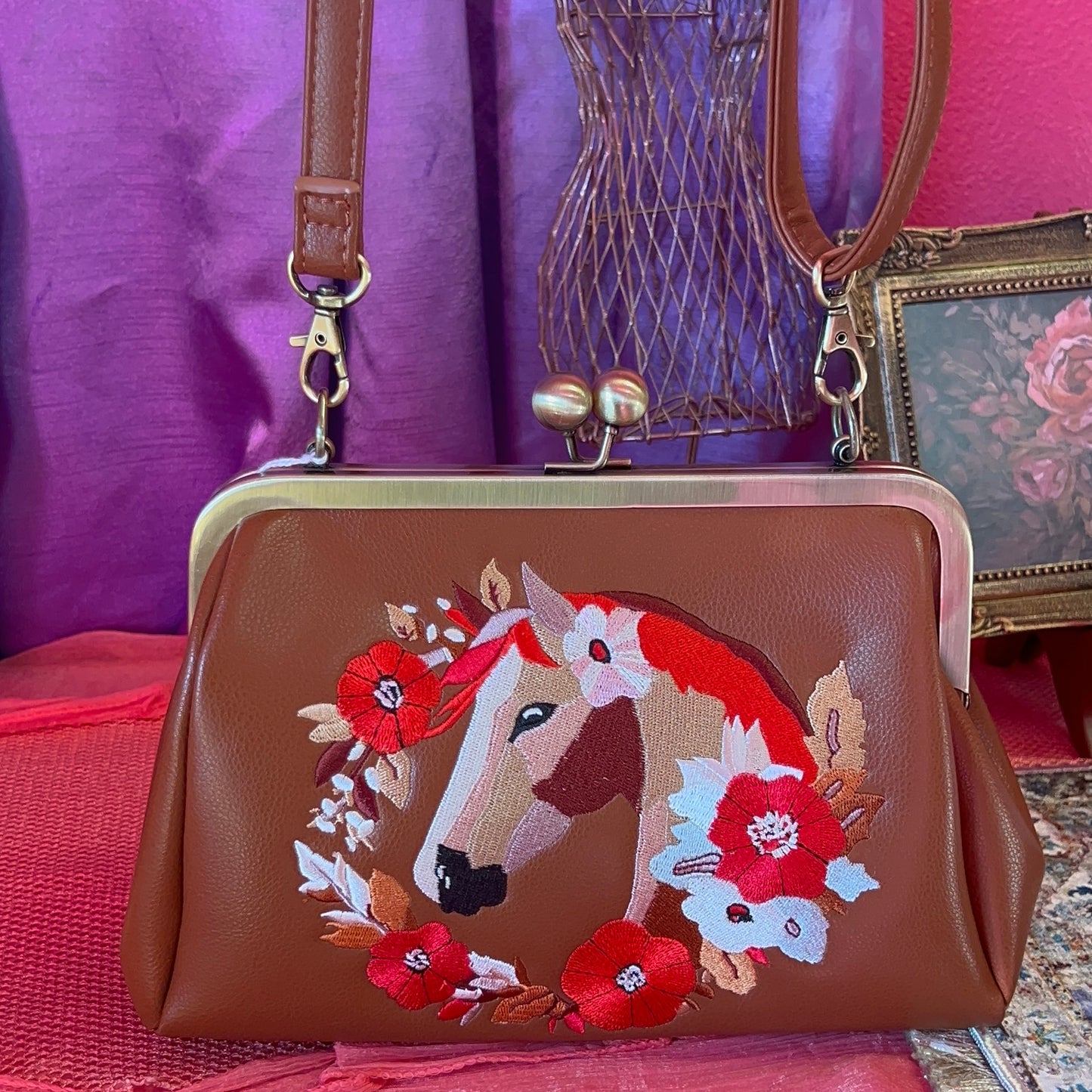 Floral Wreath Horse Kiss Lock Bag