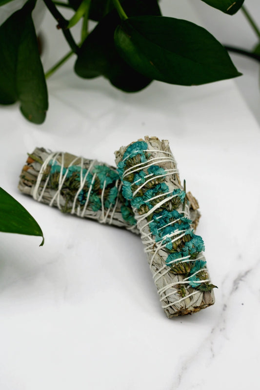Sustainably Sourced Blue Sage + Blue Sinuata Flower Bundle